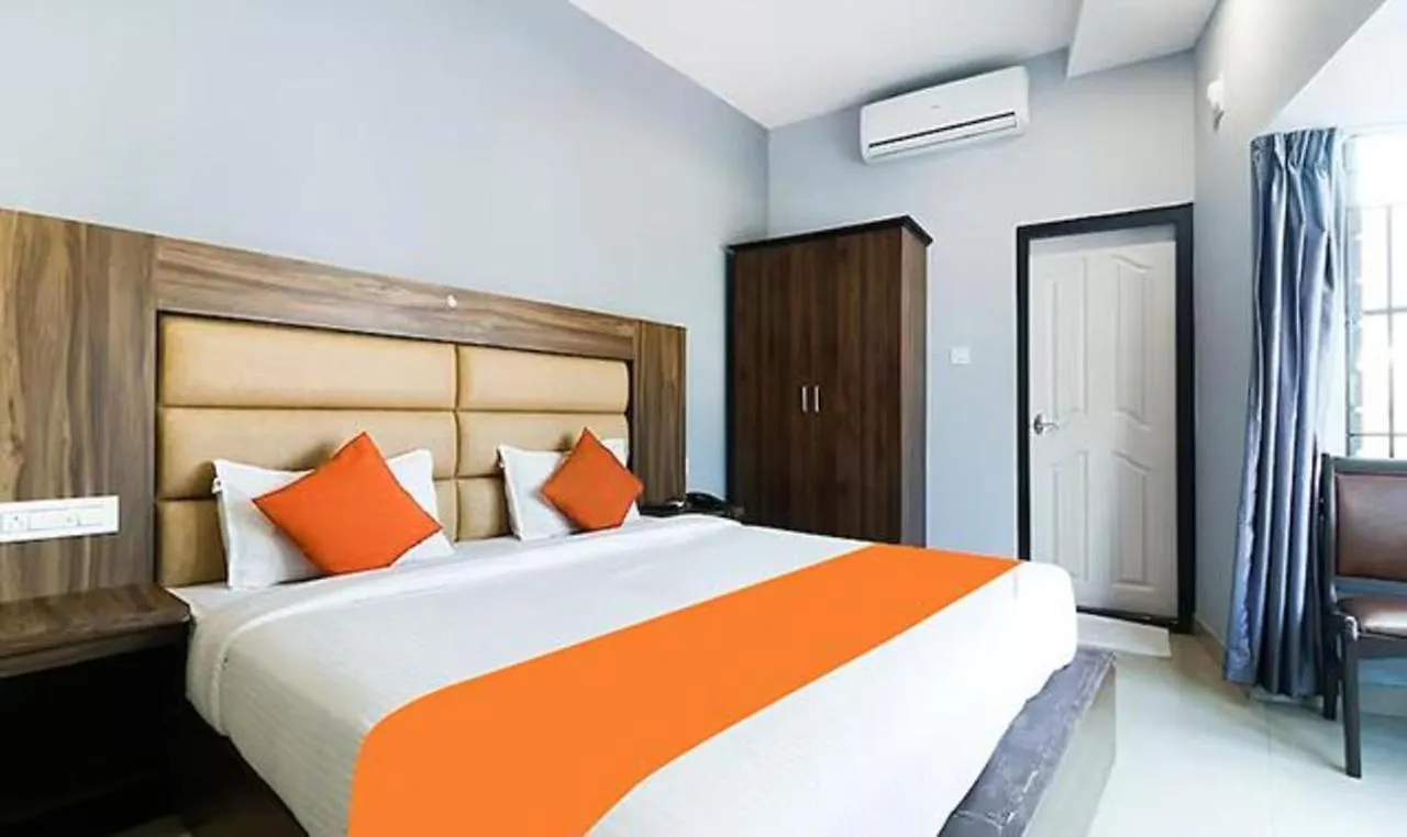 Queens Residency - Kochi Hotel