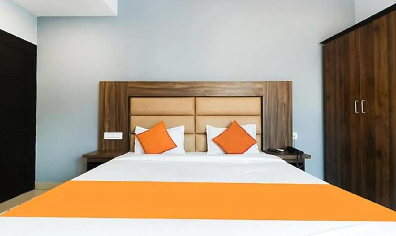 Hotel Queens Residency - Kochi India